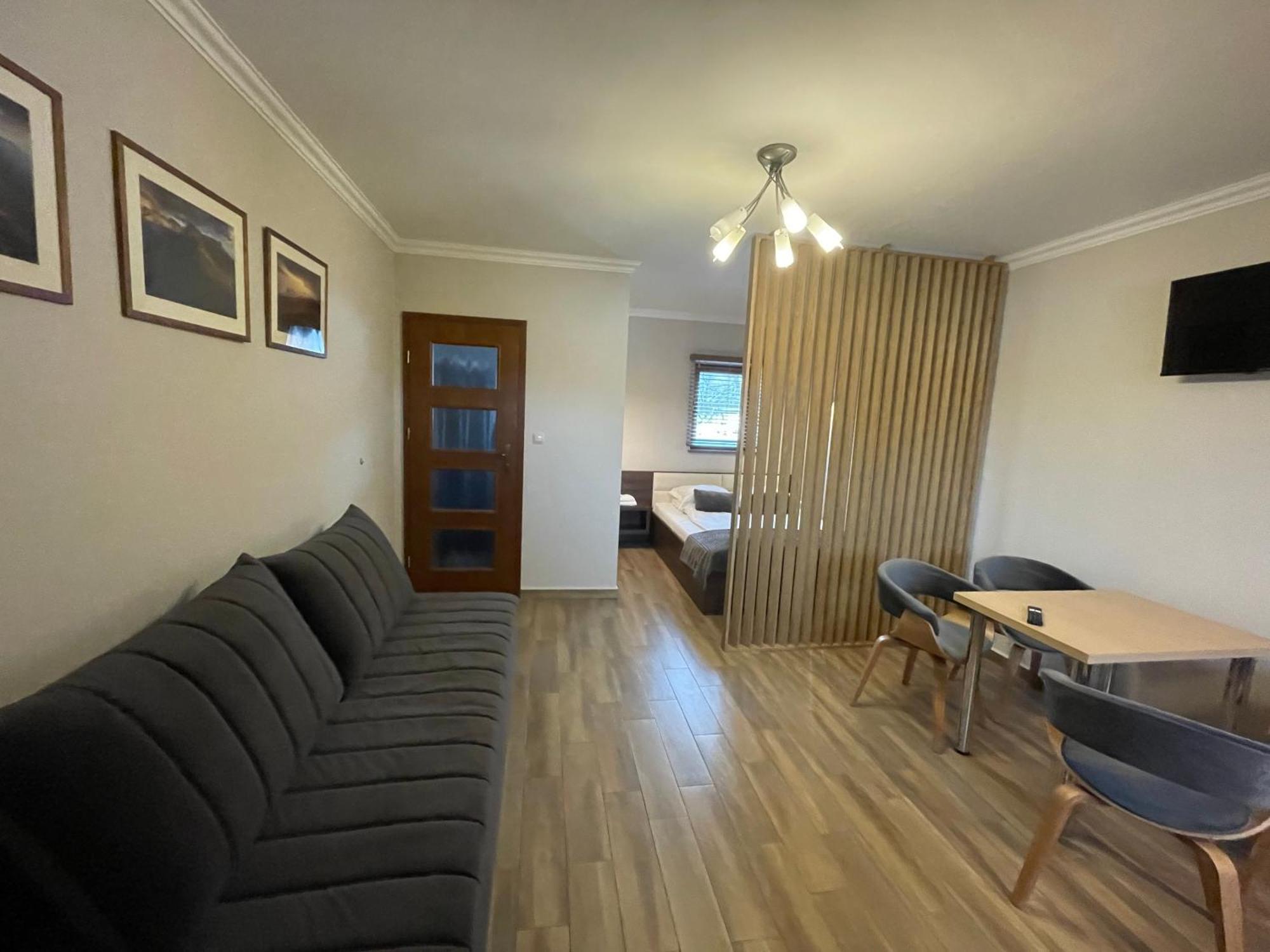Ostrysz Appartement Dzianisz Buitenkant foto