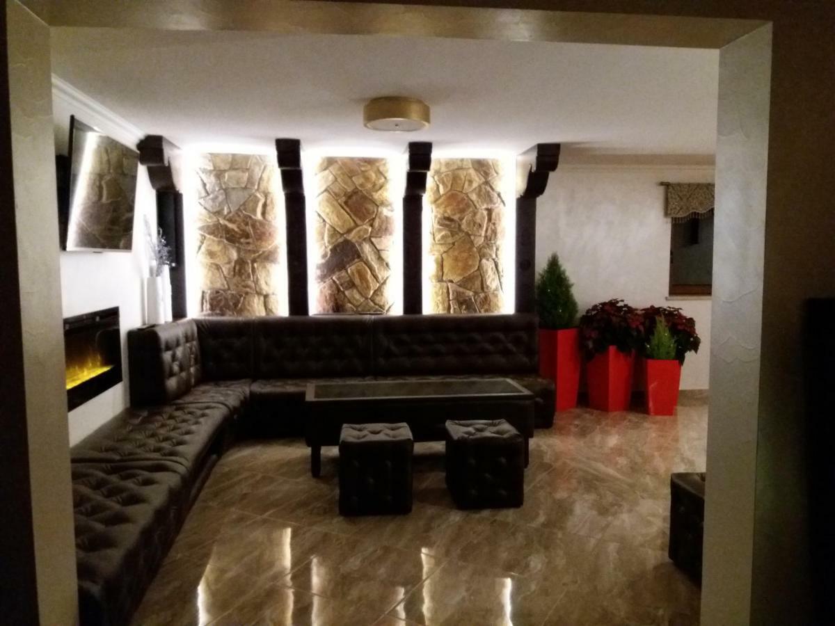 Ostrysz Appartement Dzianisz Buitenkant foto