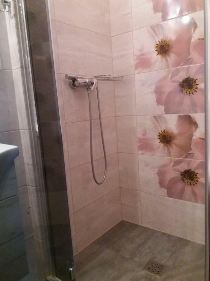 Ostrysz Appartement Dzianisz Buitenkant foto
