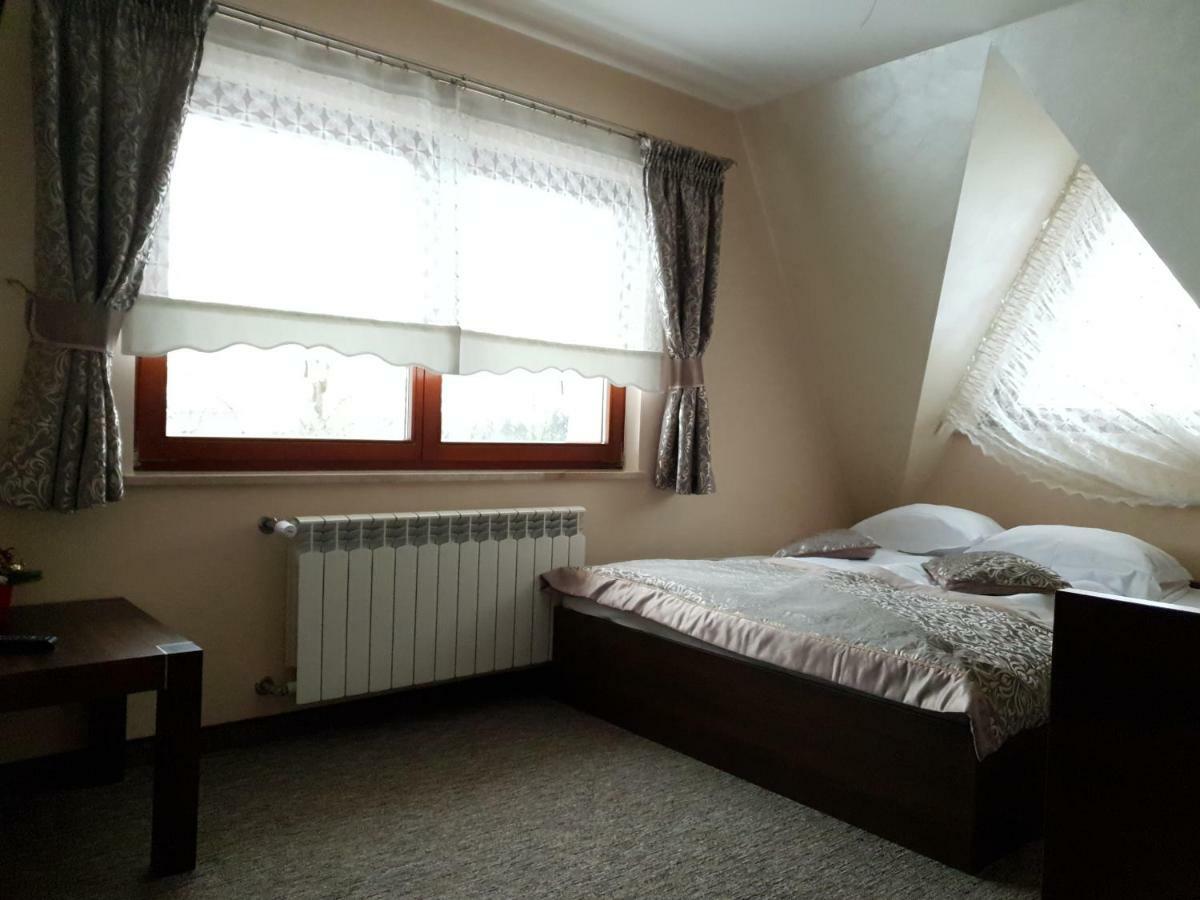 Ostrysz Appartement Dzianisz Buitenkant foto