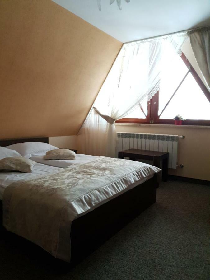 Ostrysz Appartement Dzianisz Buitenkant foto